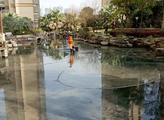 桦南景观池淤泥清理